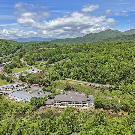 Best Western Plus River Escape Sylva / Дилсбъро Екстериор снимка
