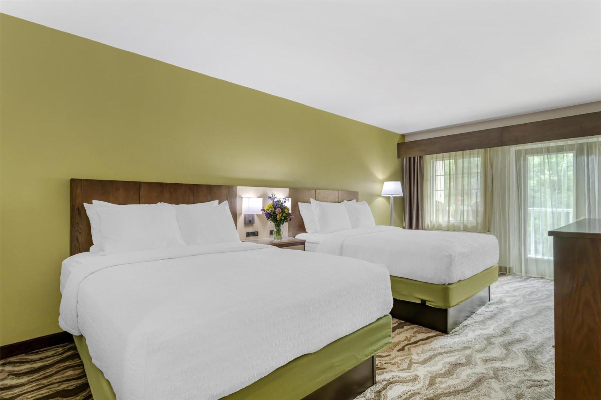 Best Western Plus River Escape Sylva / Дилсбъро Екстериор снимка