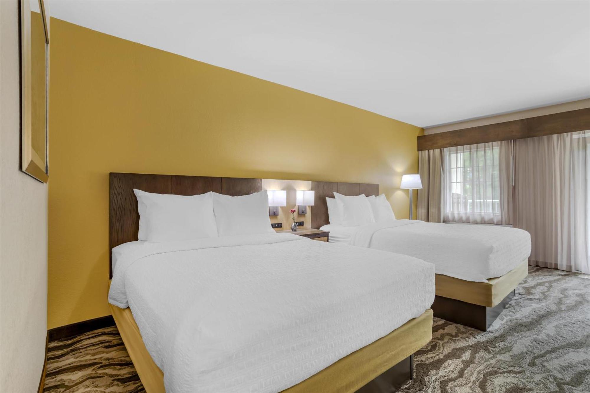 Best Western Plus River Escape Sylva / Дилсбъро Екстериор снимка