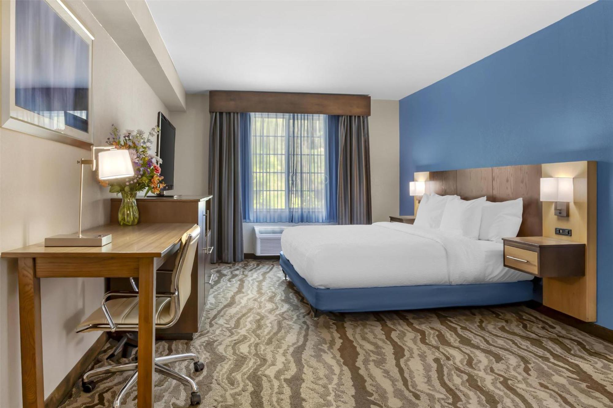 Best Western Plus River Escape Sylva / Дилсбъро Екстериор снимка