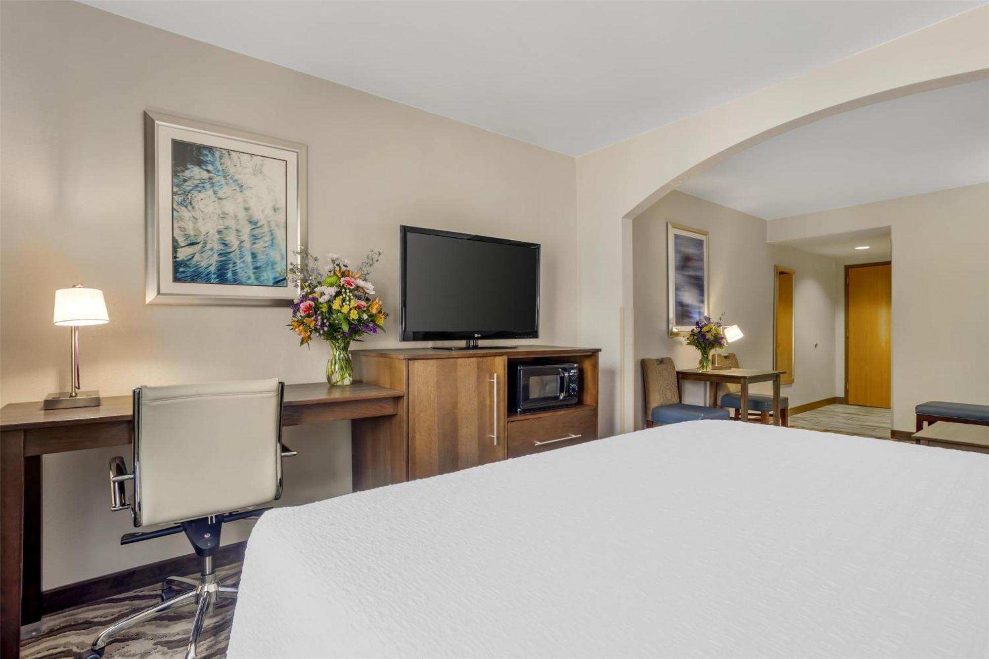 Best Western Plus River Escape Sylva / Дилсбъро Екстериор снимка