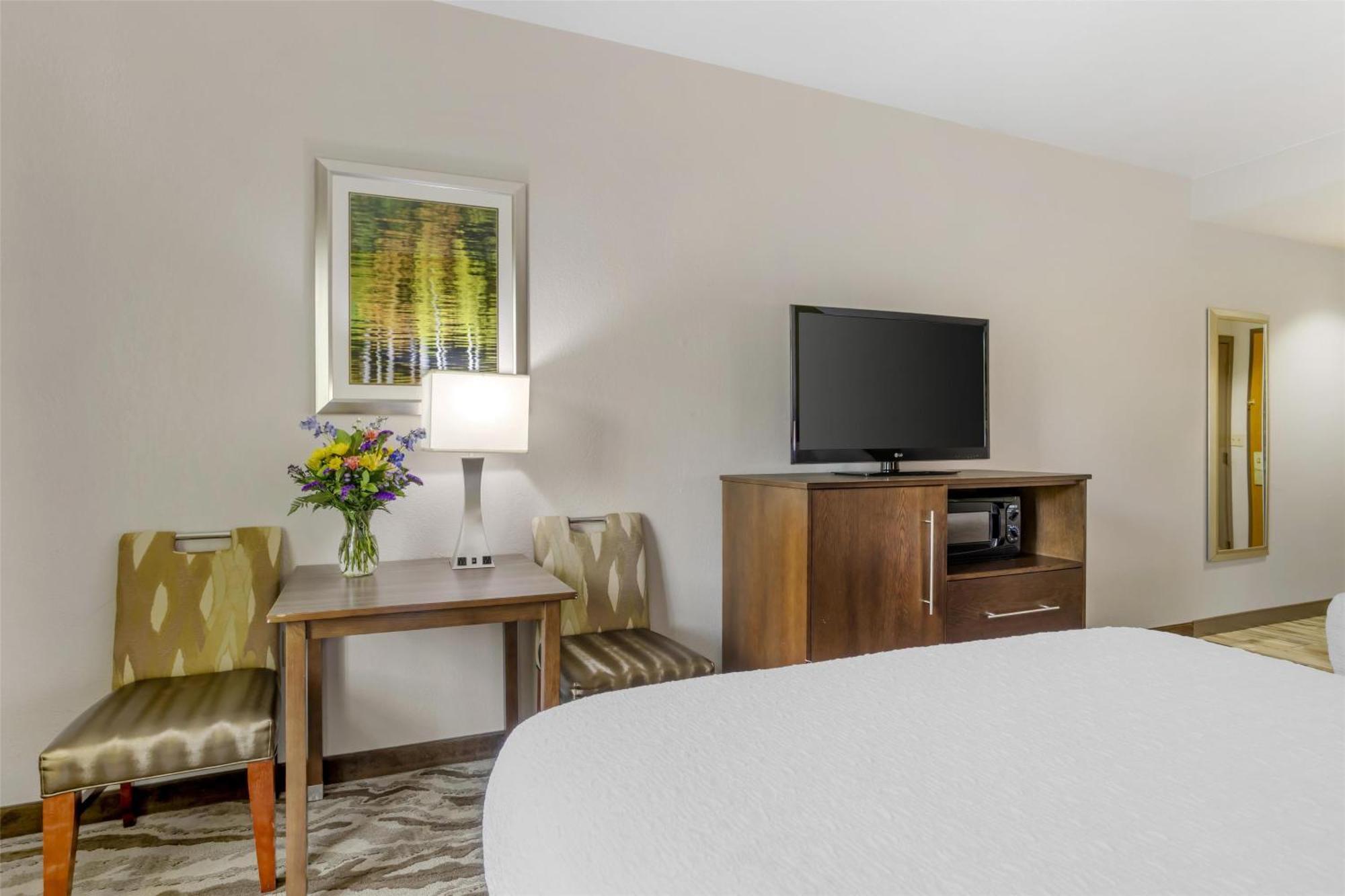 Best Western Plus River Escape Sylva / Дилсбъро Екстериор снимка