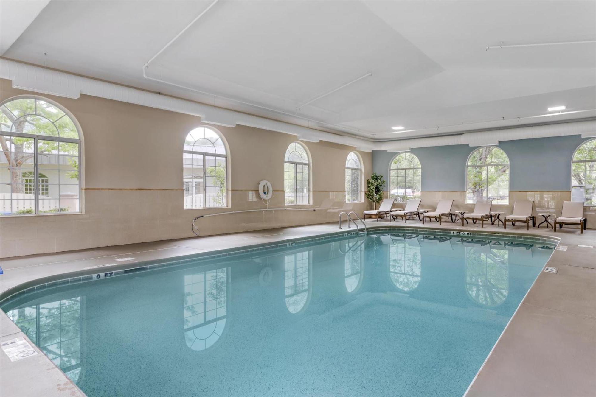 Best Western Plus River Escape Sylva / Дилсбъро Екстериор снимка