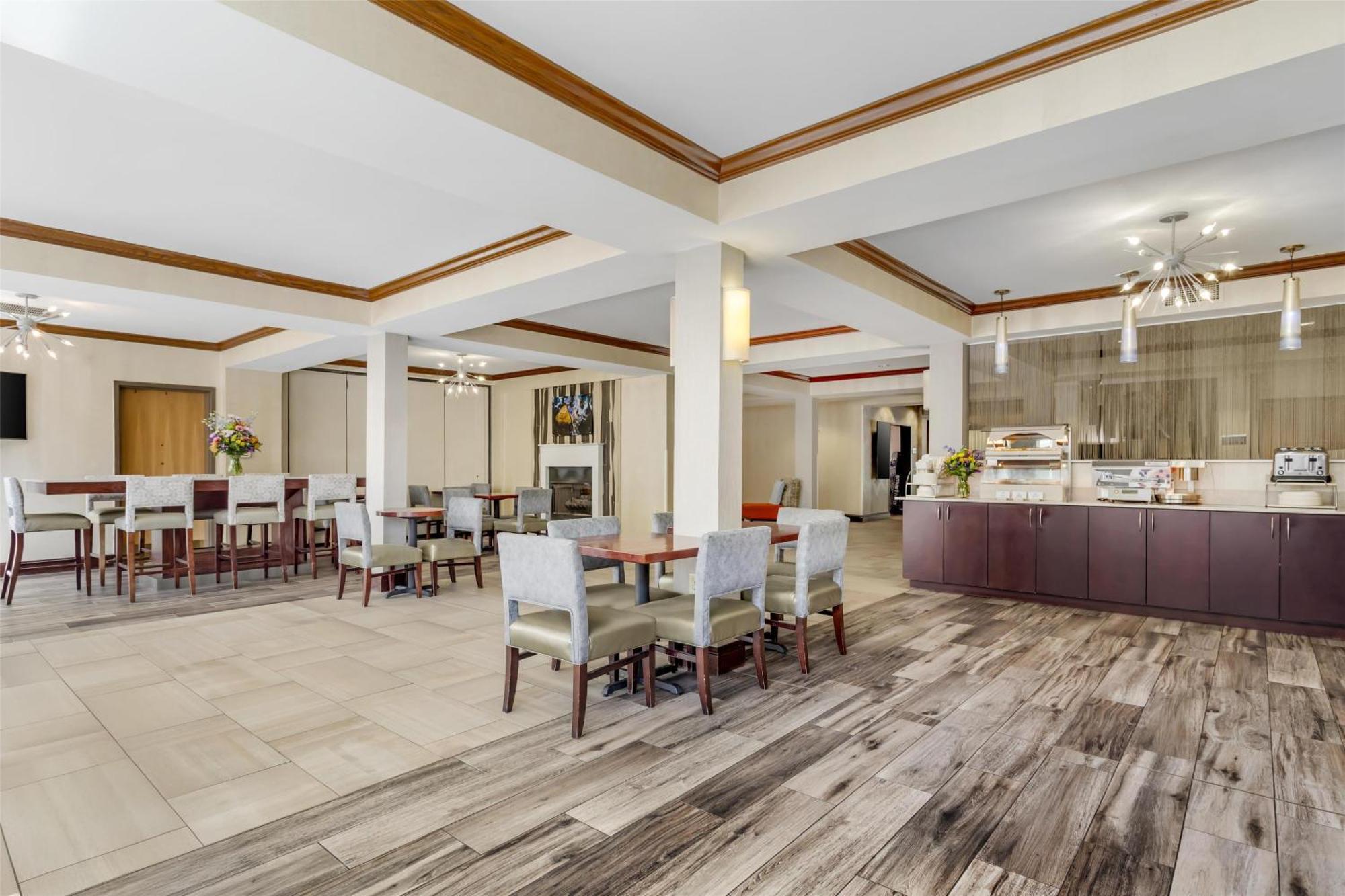 Best Western Plus River Escape Sylva / Дилсбъро Екстериор снимка